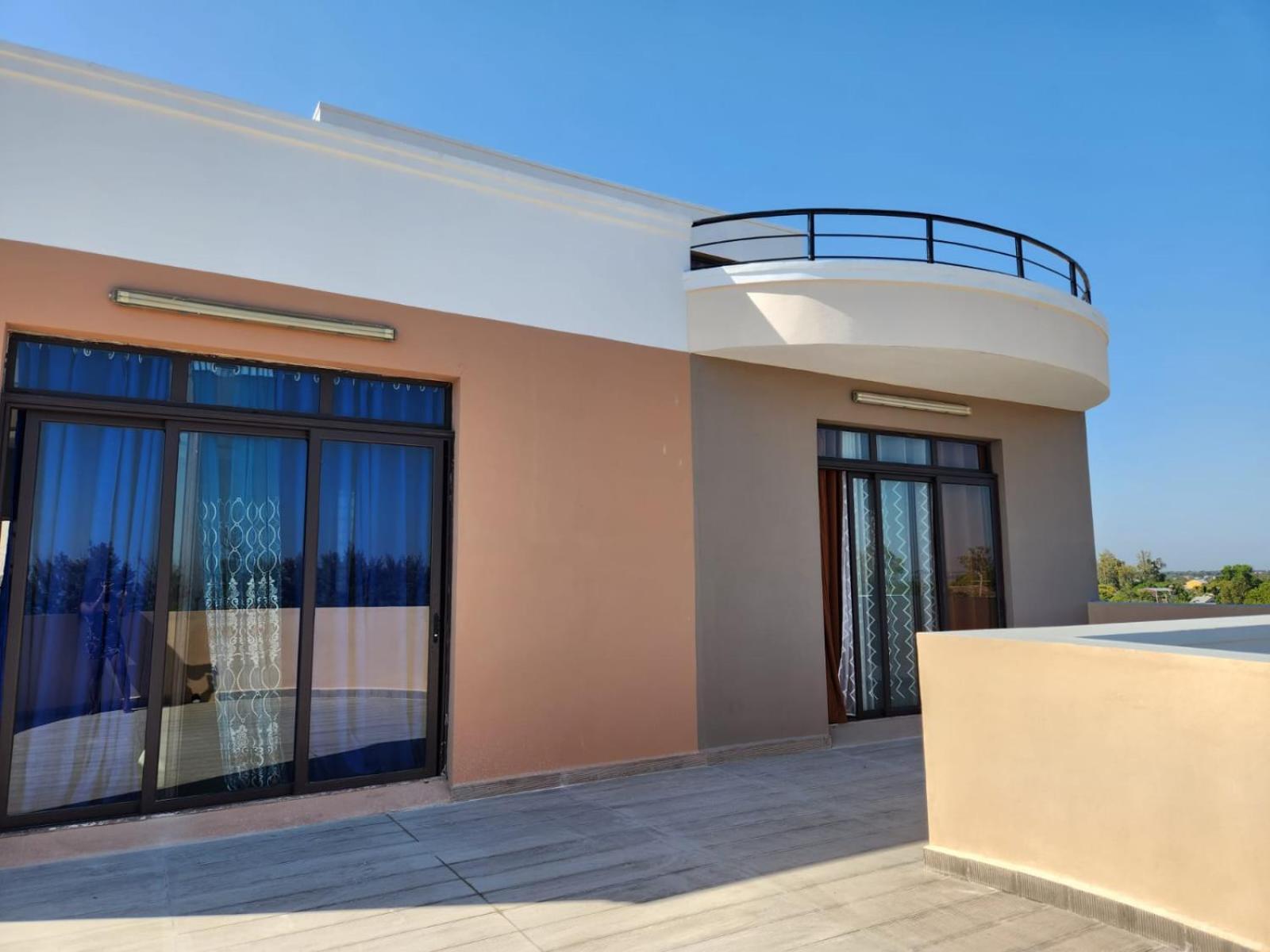 Ocean Heaven Hotel Махадзанга Экстерьер фото